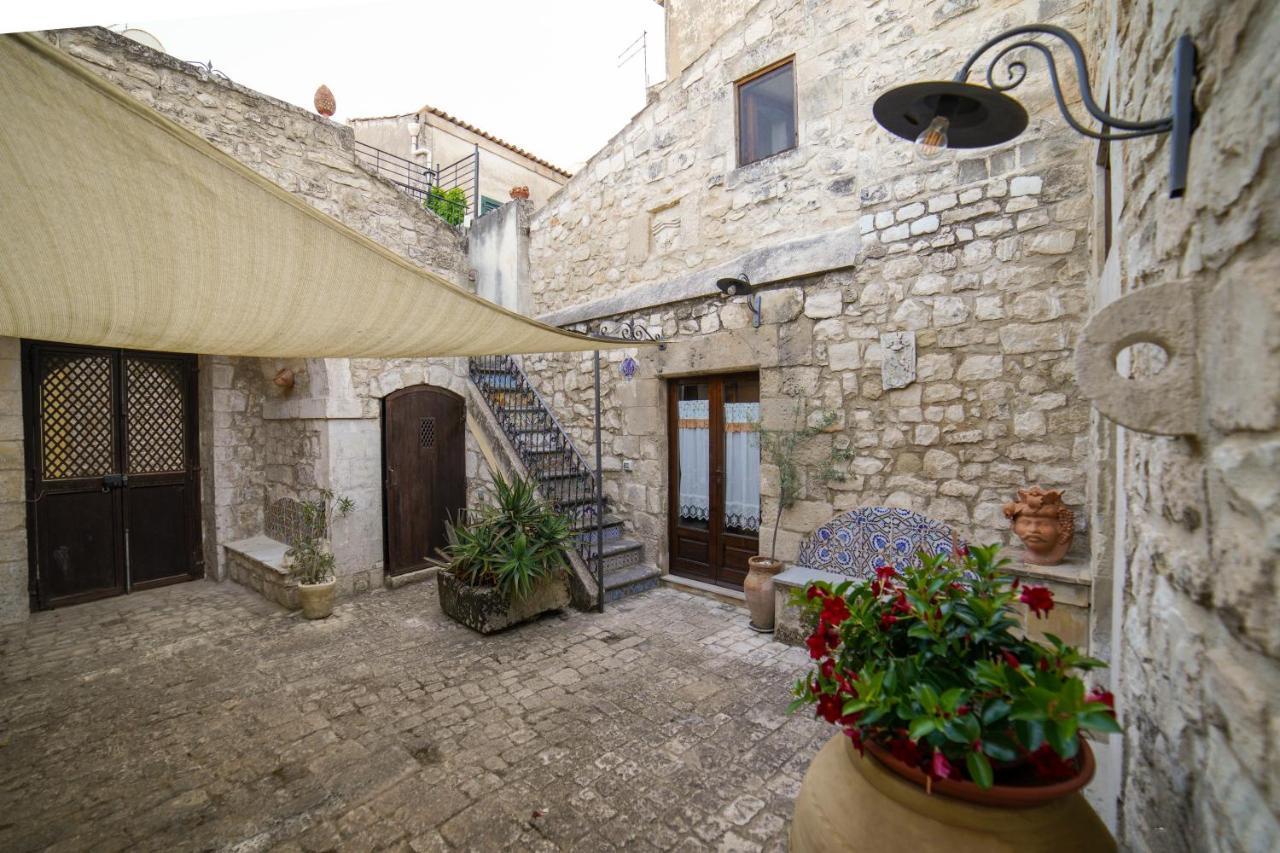 Historic Modica Villa ภายนอก รูปภาพ