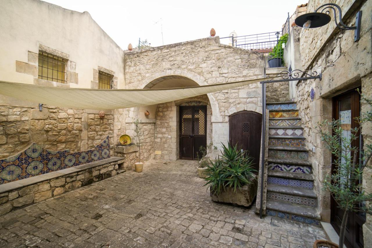 Historic Modica Villa ภายนอก รูปภาพ