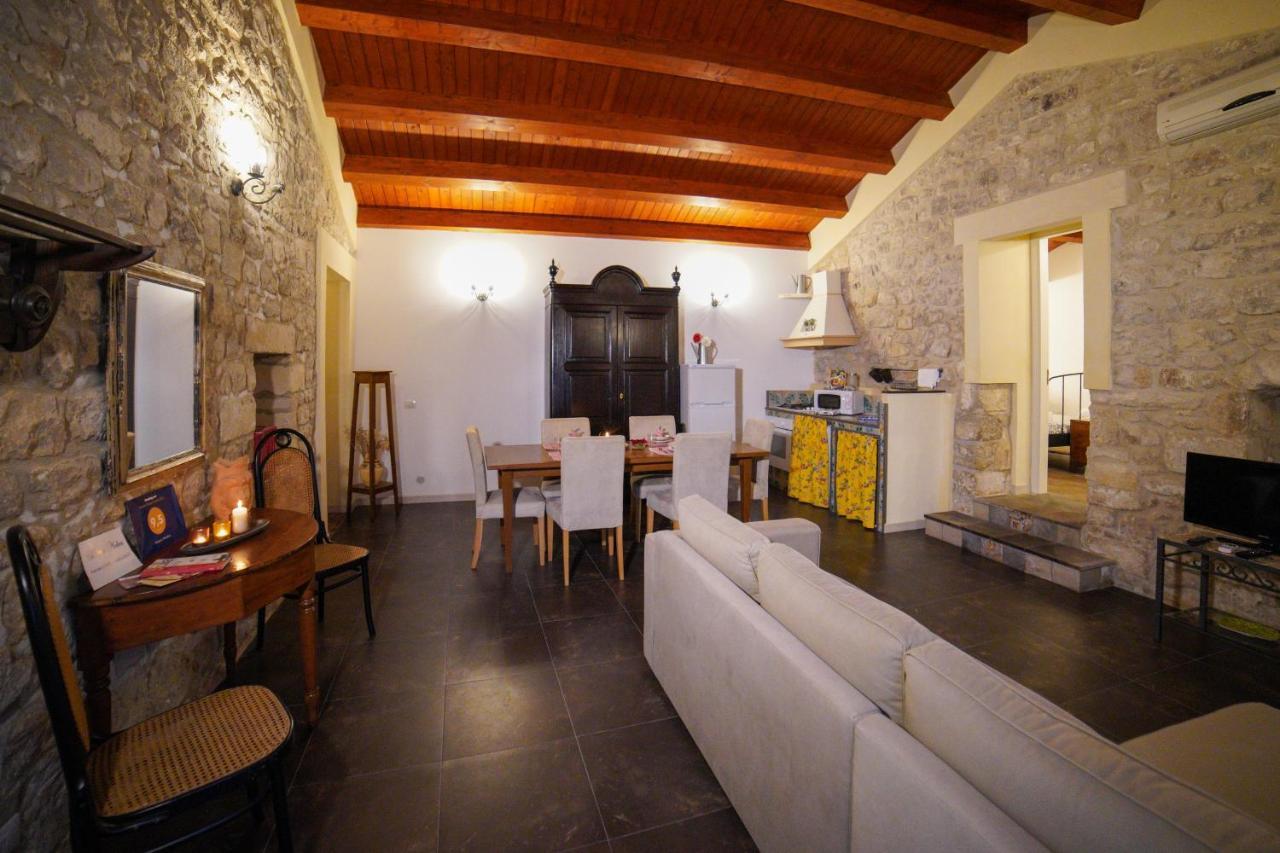 Historic Modica Villa ภายนอก รูปภาพ