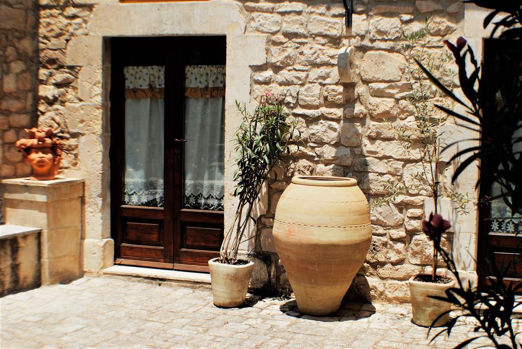 Historic Modica Villa ภายนอก รูปภาพ